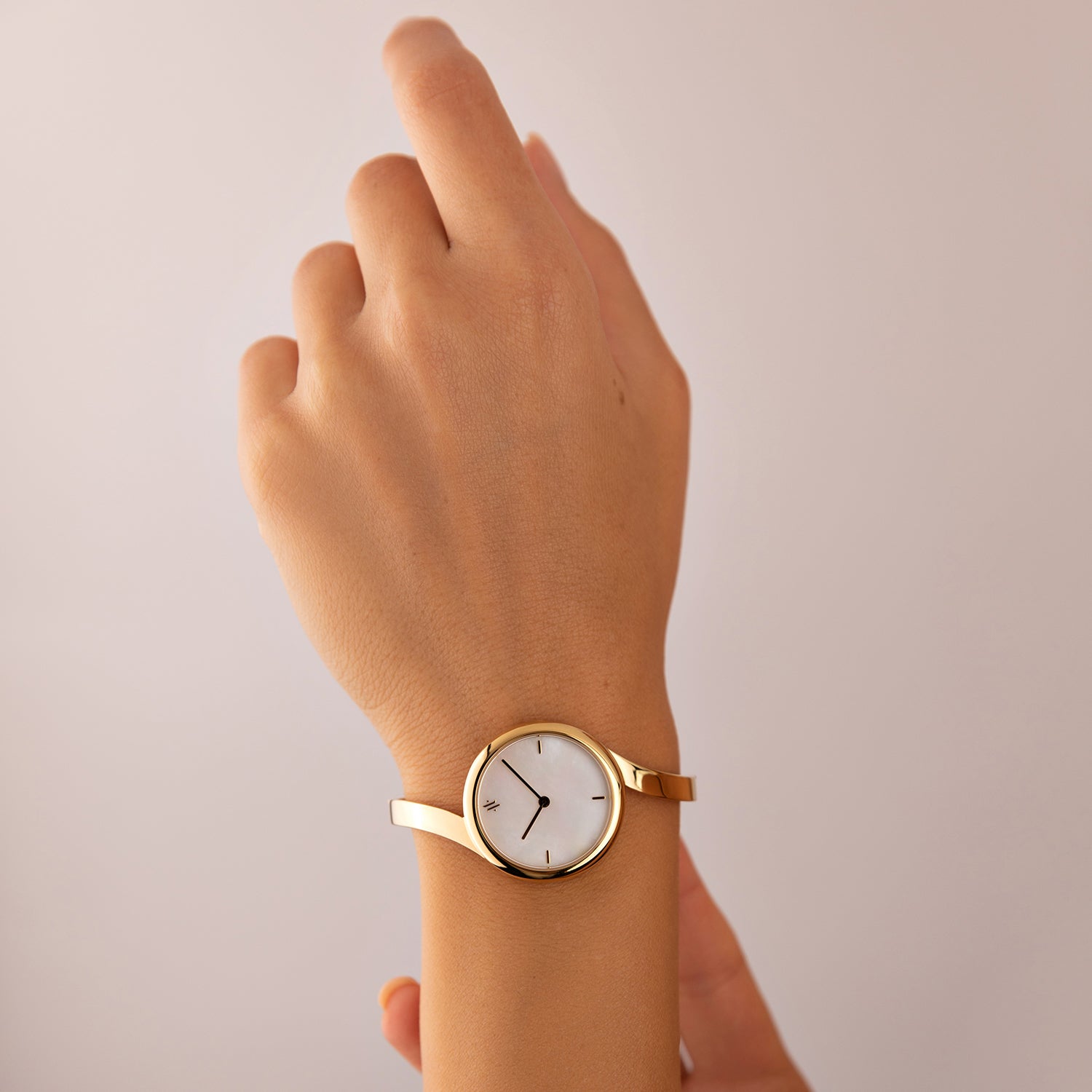 Gold pearl online watch